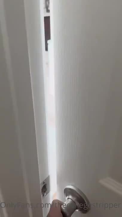 Mia Monroe OnlyFans leaked Mia Monroe Caught Watching Porn Video Leaked on HDthot