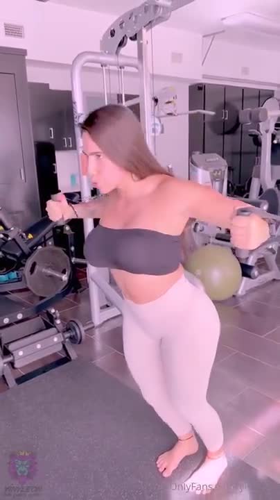 Yiny Leon OnlyFans leaked Yiny Leon Horny After Workout Cumshot Between My Tits on HDthot
