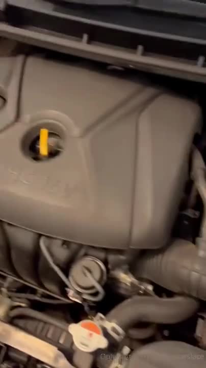 Gracewearslace Fucks Car Mechanic To Get Her Car Fixed
