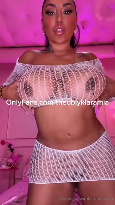 Kiara Mia Solo Squirt