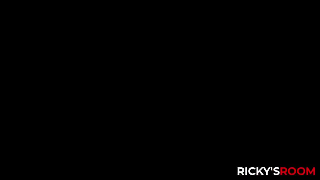 Anna Claire Clouds, Ivy Lebelle – Riding The Lightning