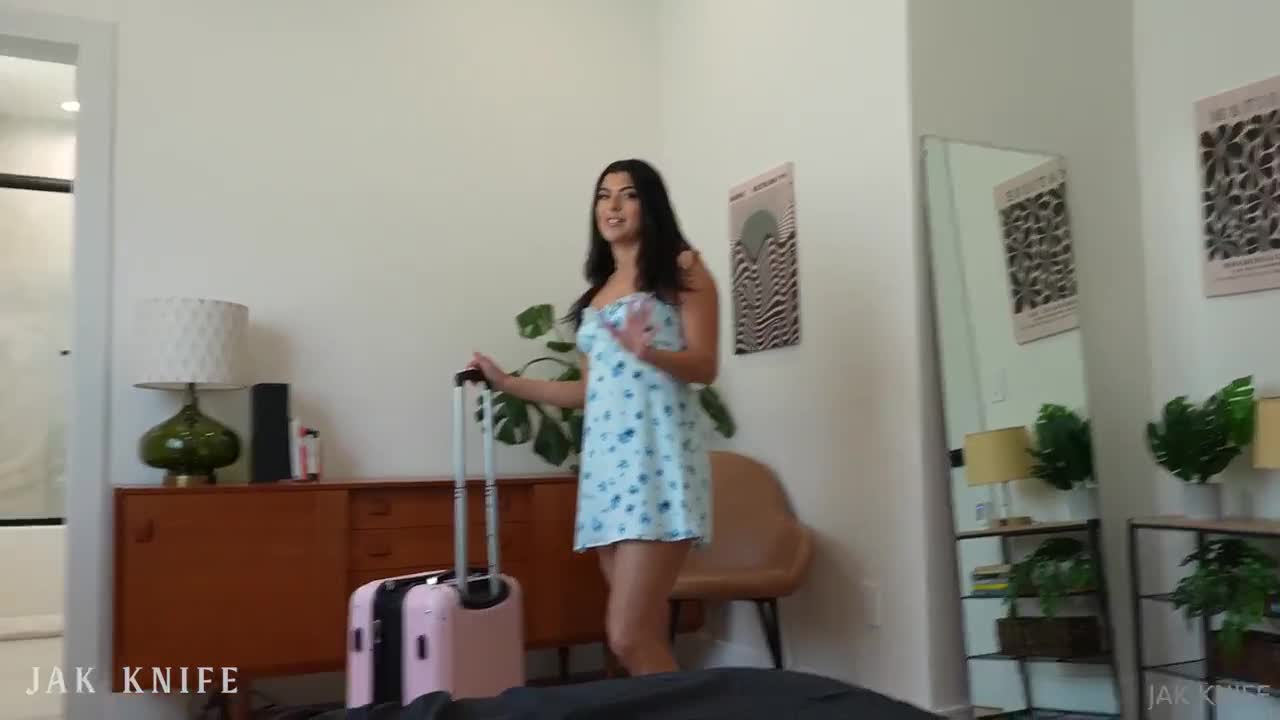 Gal Ritchie Sharing A Bed With Stepsis