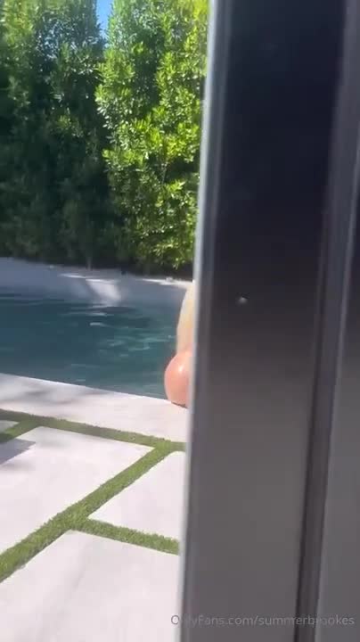 Scarlettkissesxo, Summer Brookes & ItsDaniDay NEW GG Sneaky Pool Fuck