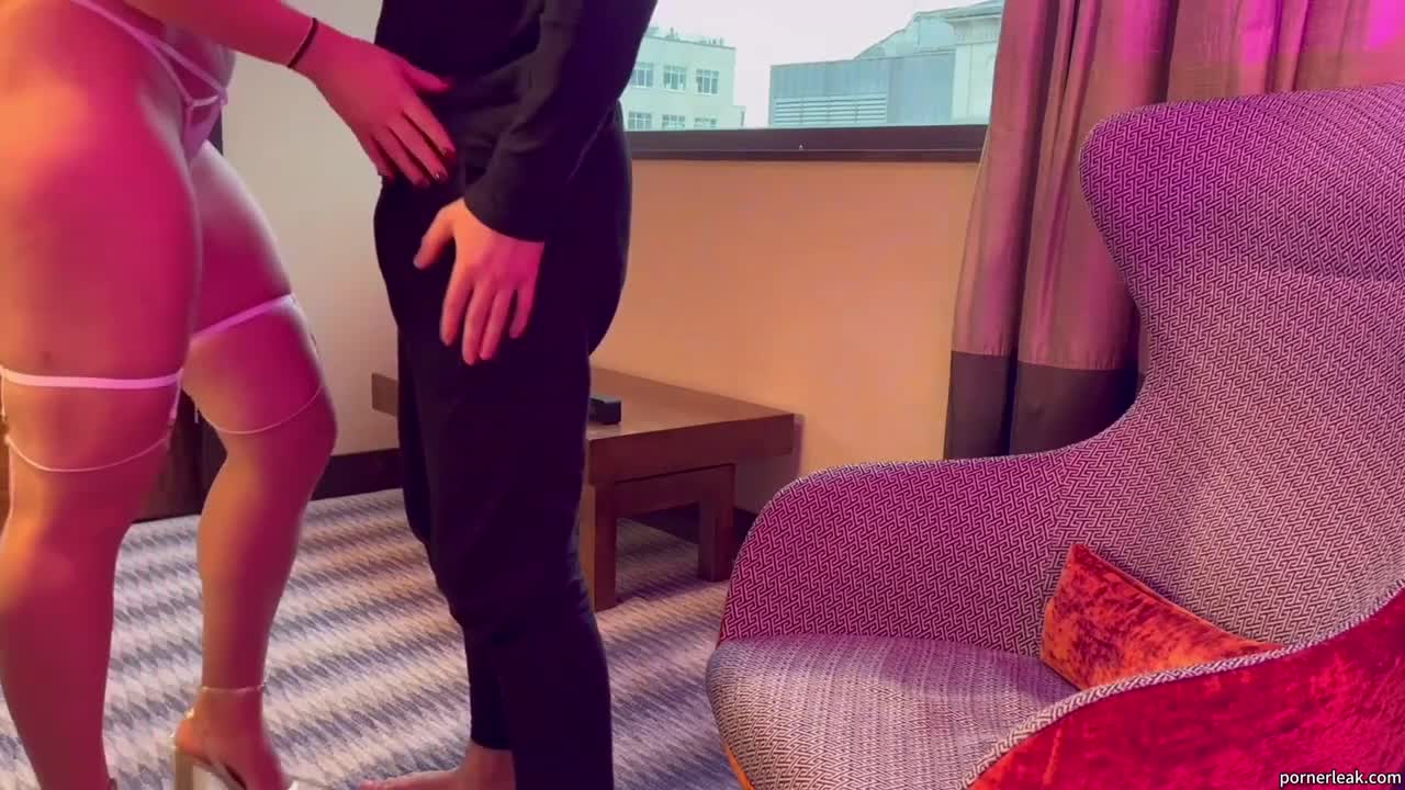 Miss Nelly – Surprise Cuckold Visit Ends With Creampie Cleanup