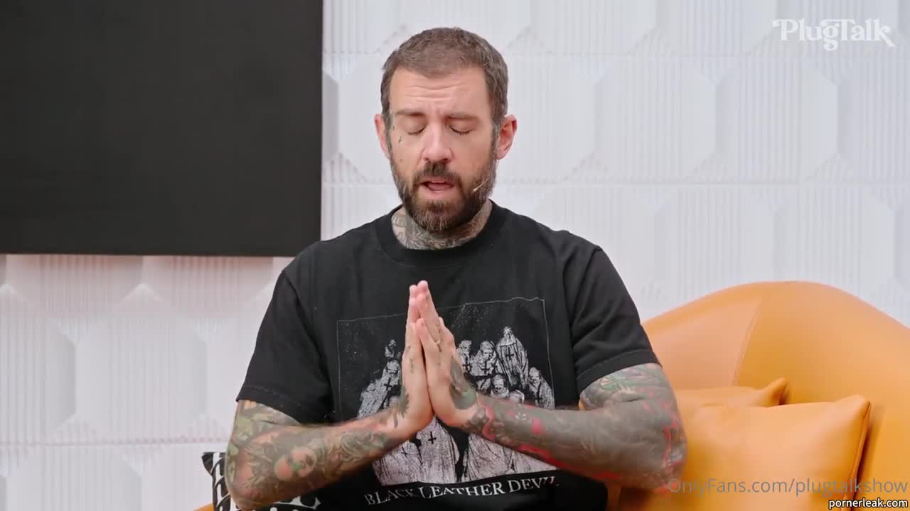 KiKi Klout – Hard Fuck On Orange Couch With Adam At PlugTalk