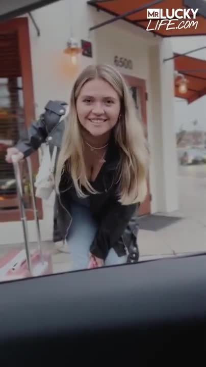 Angie Faith Arrives In LA For Hot Fuck