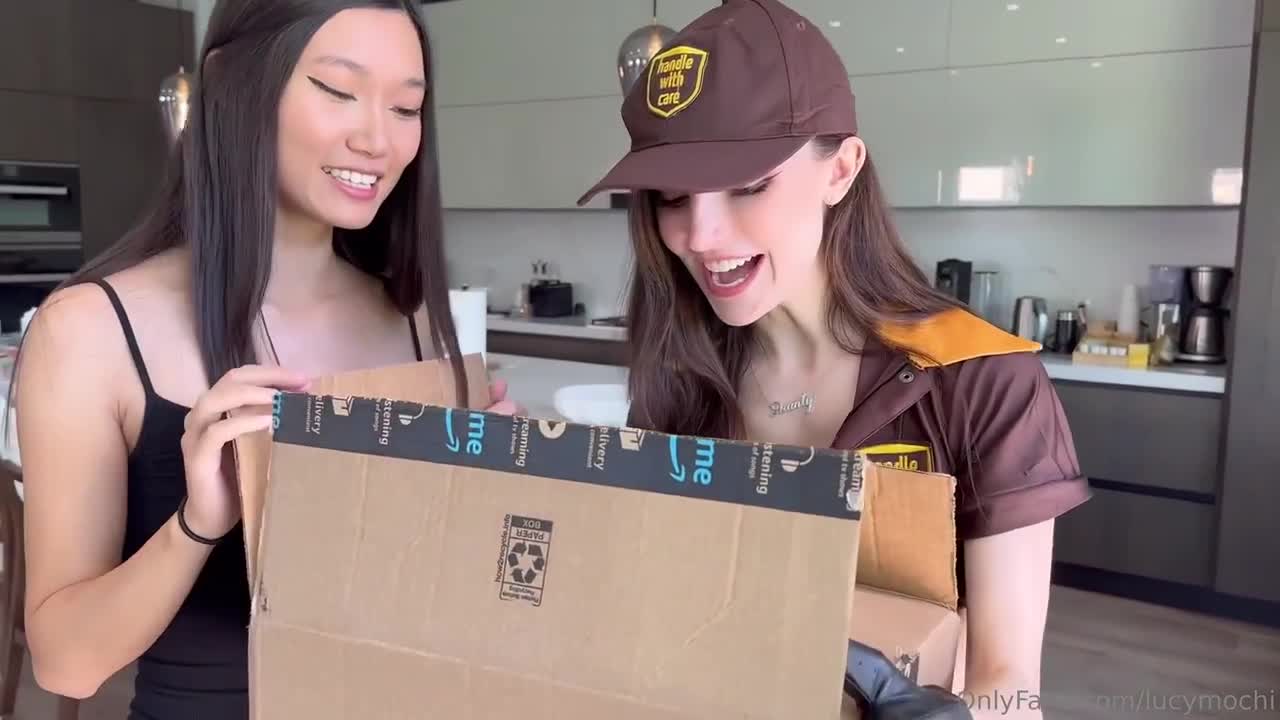Dainty Wilder & Lucy Mochi Cumming With UPS Delivery Girl