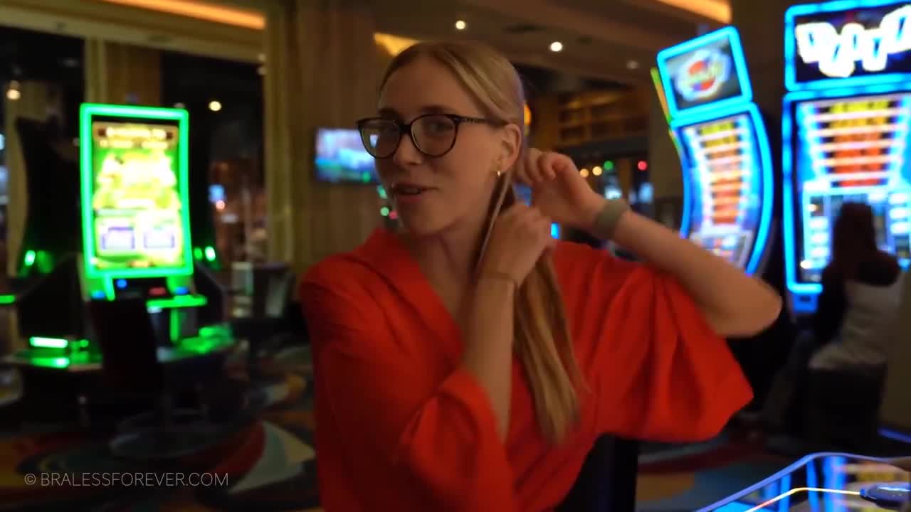Strawberryshan Casino Whore BG Sextape In Hotel Room