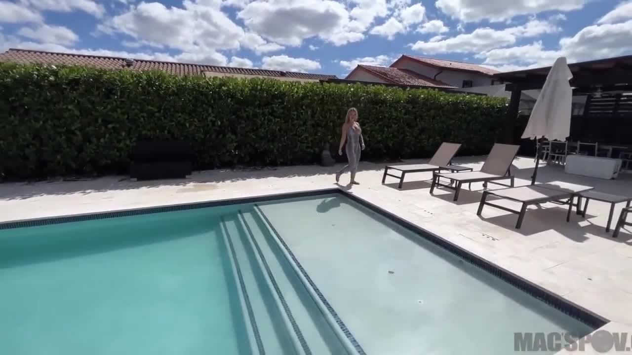 Katalina Kyle Gets Fucked Outside and Moans Loud While Annoyed Neighbor Blows Leafs