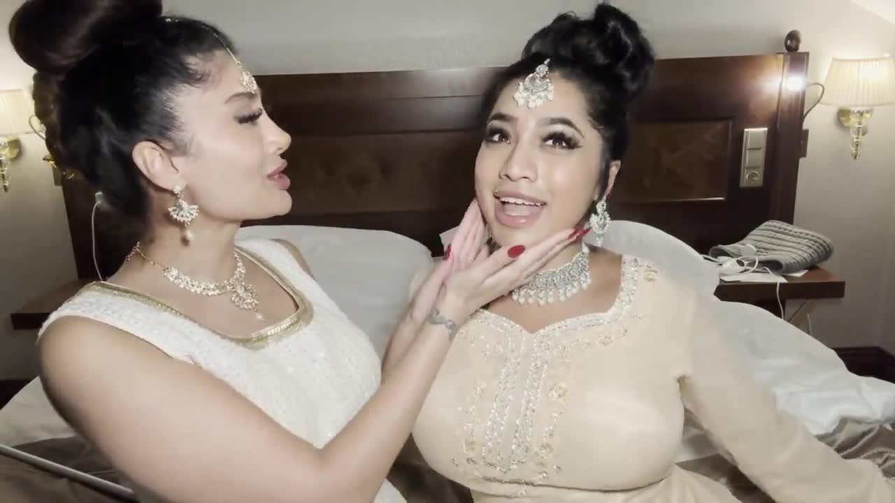 Marina Maya & Yasmina Khan Touching Each Other For The First Time In Years