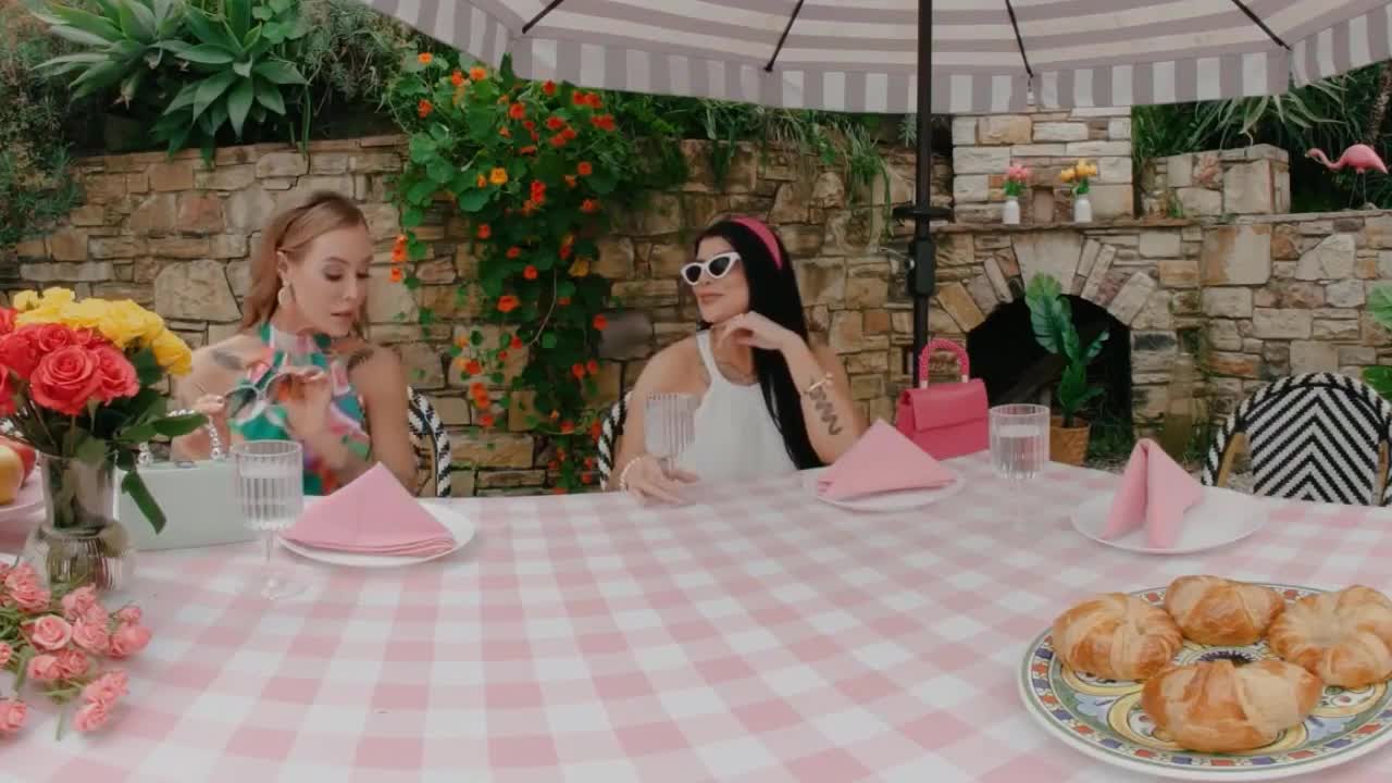 Blake Blossom, Romi Rain, Nicole Aniston – Desperate Housewives Palm Royale VR To 2D
