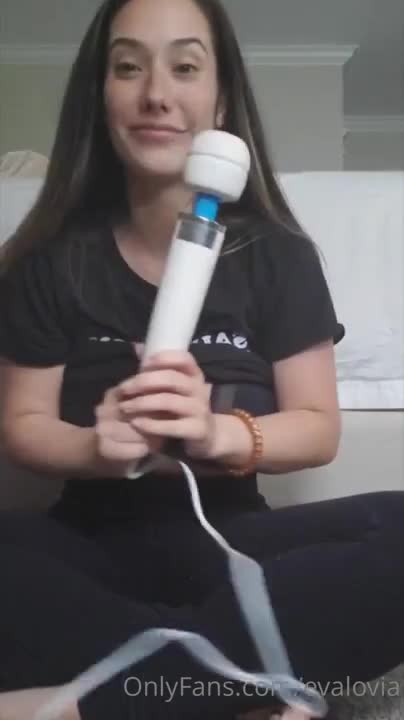 Eva Lovia Flashlight JOI