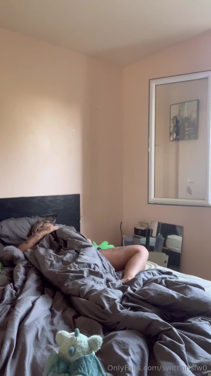 Switchnsfw0 -  Nouvelle sextape en solo   Durée  : 14 minutes   J’étai..