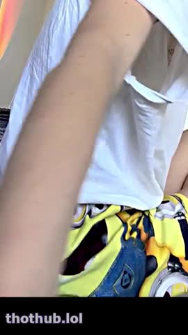 YouRina unconsciously pussy flash