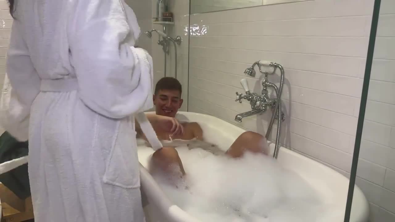 Yasmina Khan Flirty Bath Tease Watch Me My Husband in the Tub