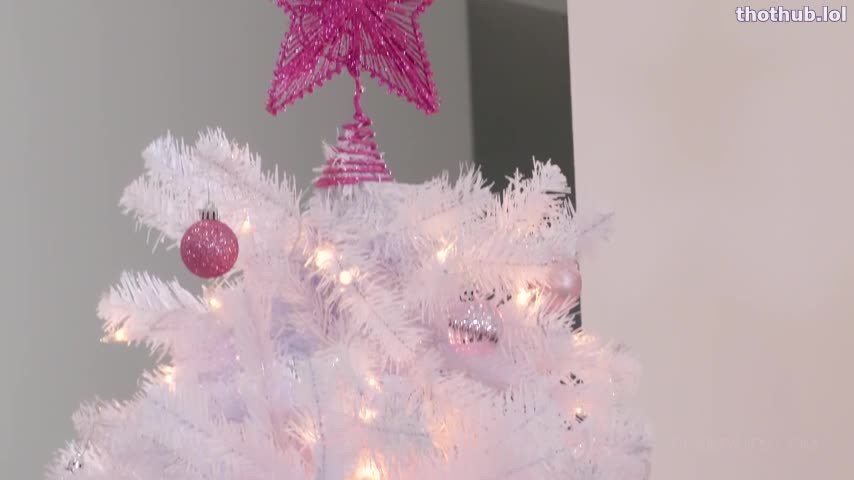 Riley Reid Piper Perri - Santa 3some