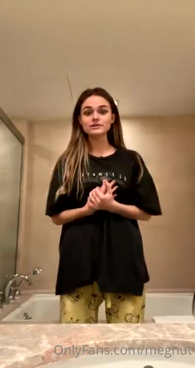 Megnutt02 Sexy Strip Selfie Onlyfans Video Leaked
