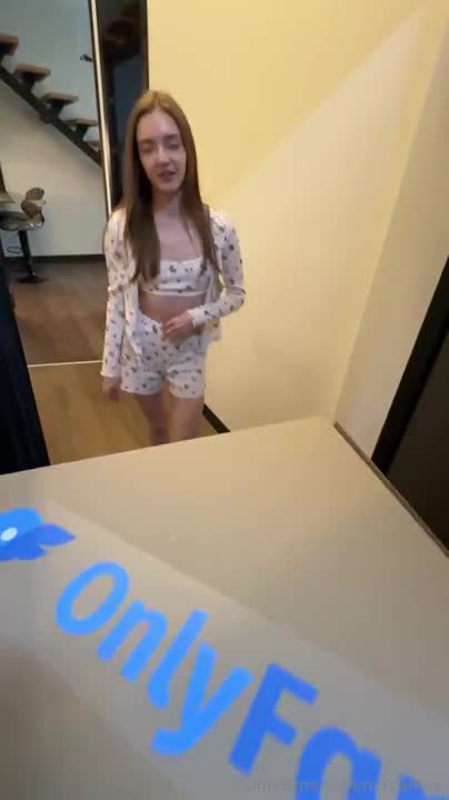 Maya Solar – Pays Delivery Guy With Her Pussy