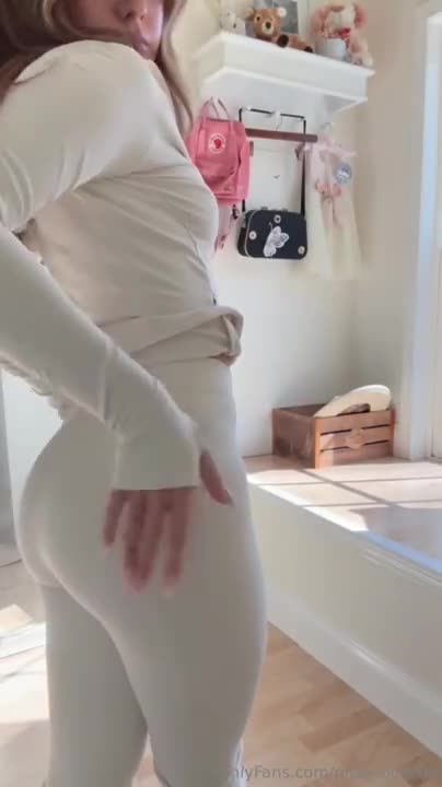 Piper Rockelle Teases And Lotions Up Her Body