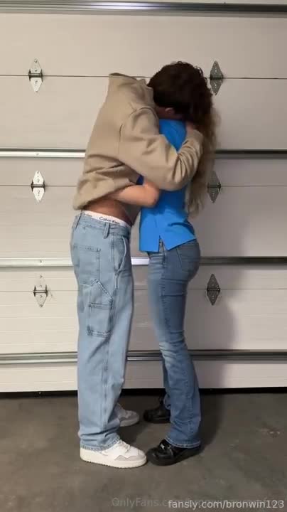 Cashier Bronwin Aurora Fucks During Her Break
