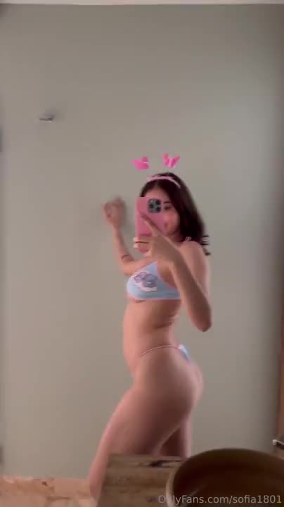 Sofia1801 Plays With Her Dildo In The Bathroom