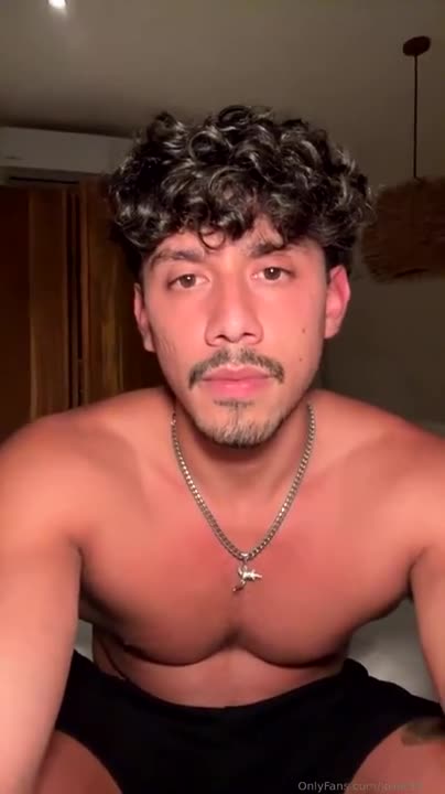 Glitteratiii Gets Pounded By JosueFit On Live Stream