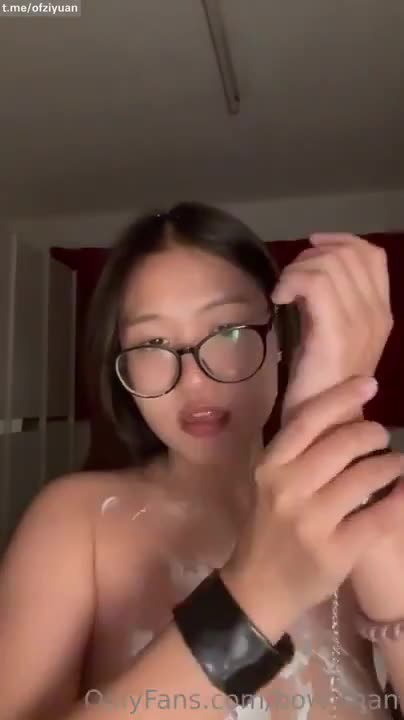 Bow_Than Slaps Her Ass In Handcuffs