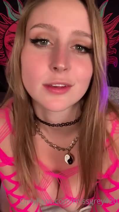 Laney Grey Fucks Herself with a Dildo