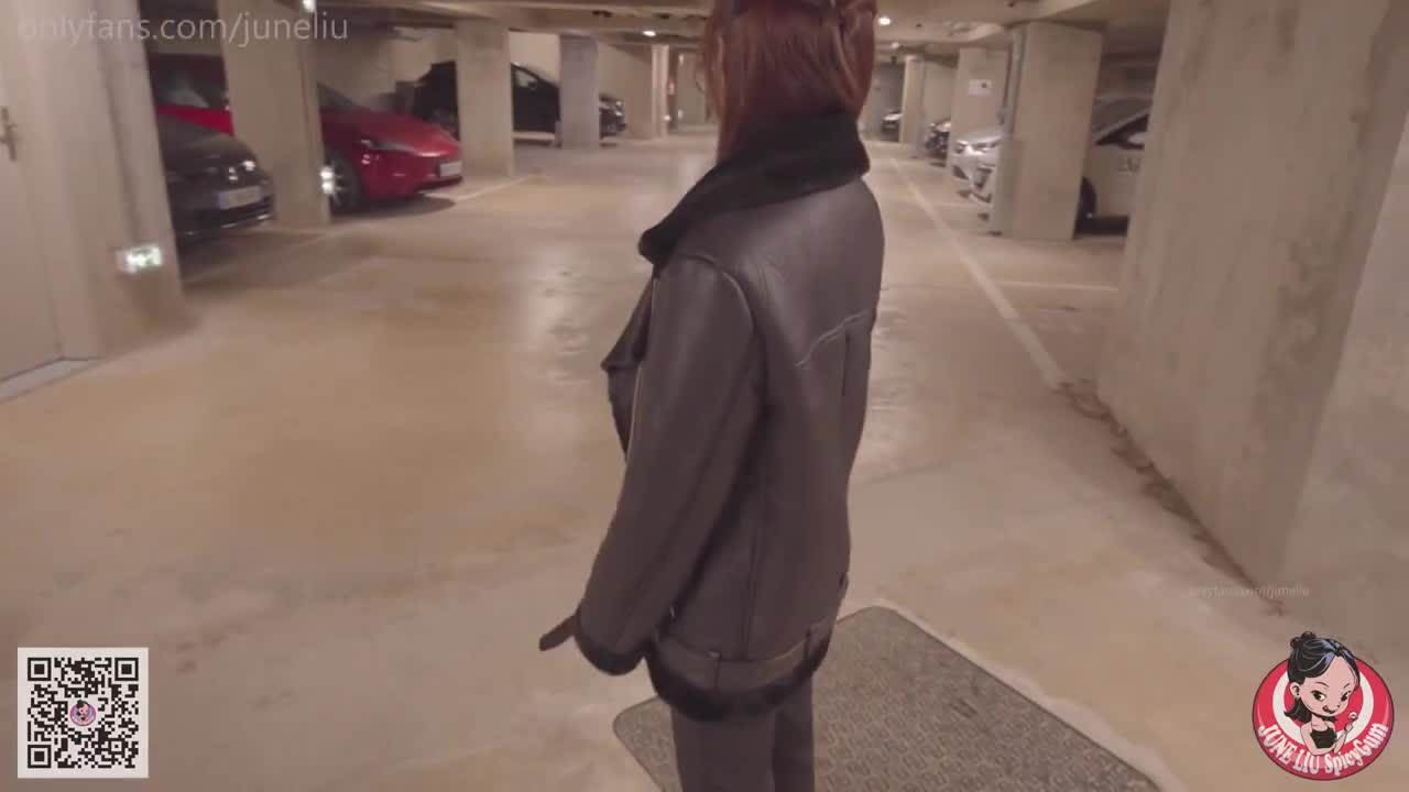 June Liu Shares Her BF’s Cock With Emiri Momota