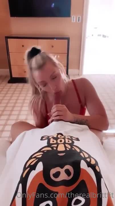 Therealbrittfit Gets Fucked And Creampied