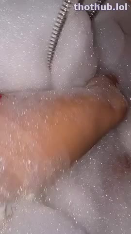Julia Woo 2
