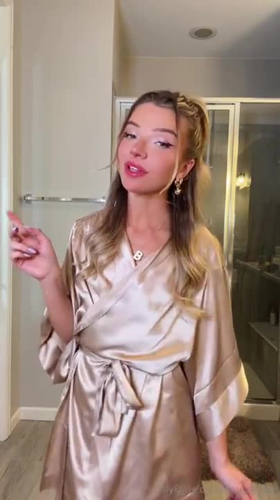 Bougie_Bb Valentine’s Day Masturbation Session