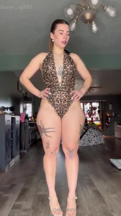 Queen_egirl27 – Riding BBC Dildo On My Clear Stool