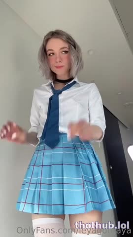 Leya Gornaya: Skirt and Tie