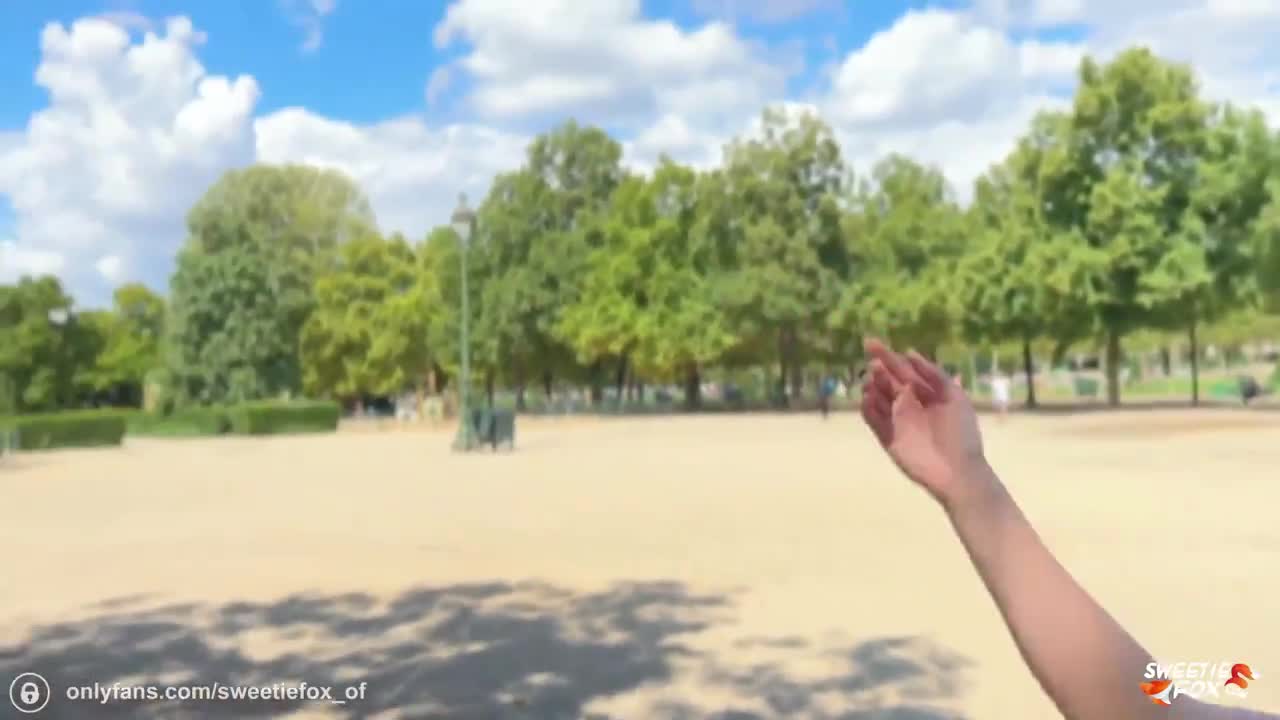 Beautiful Girl Lets Herself Be Fucked By A Stranger She Met In Paris