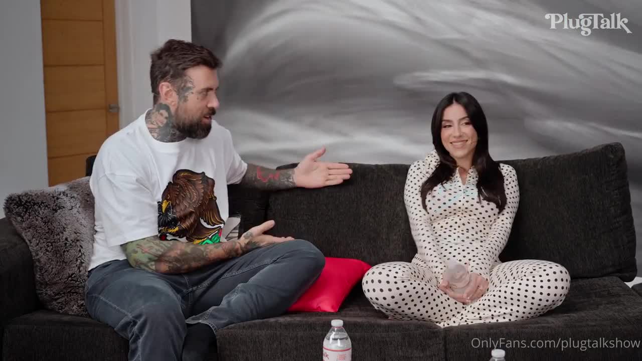 Meagan Moore And Lena The Plug – Threesome From PlugTalk