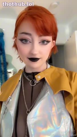 Kenalialuv Aurore Cassel is bored