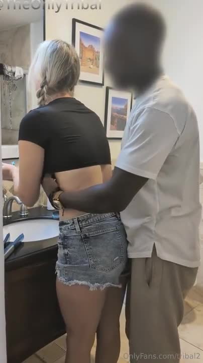 The_Country_Hotwife Gets Fucked In A Doggy By A BBC