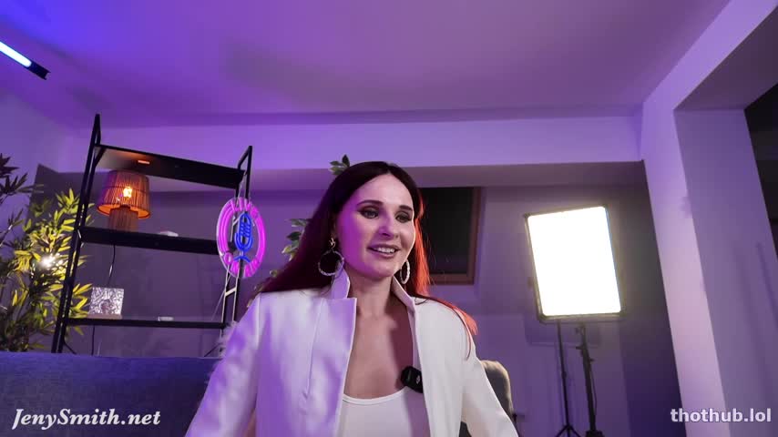Jeny Smith BG Live Show White Suit