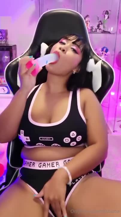 E-Girl Mishamai Masturbates On A Gaming Chair