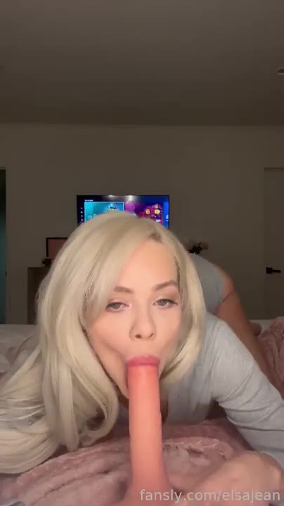 Elsadreamjean Inserts Red-Headed Dildo