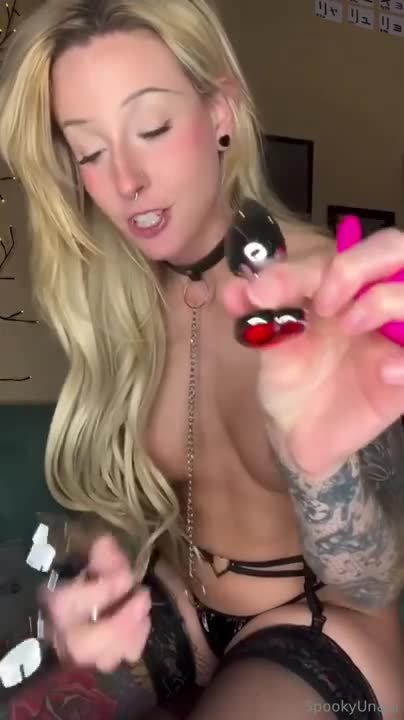 SpookyUnagi Teases And Plays With A Dildo Her Ass
