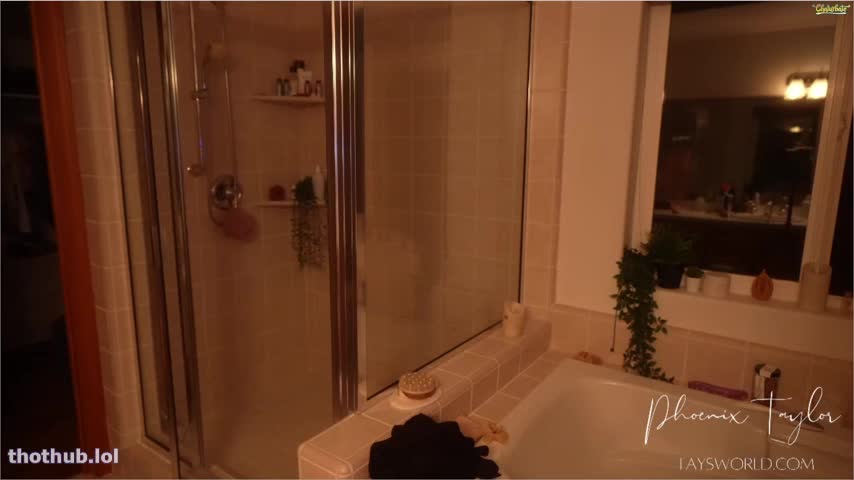 Phoenix Taylor Showering