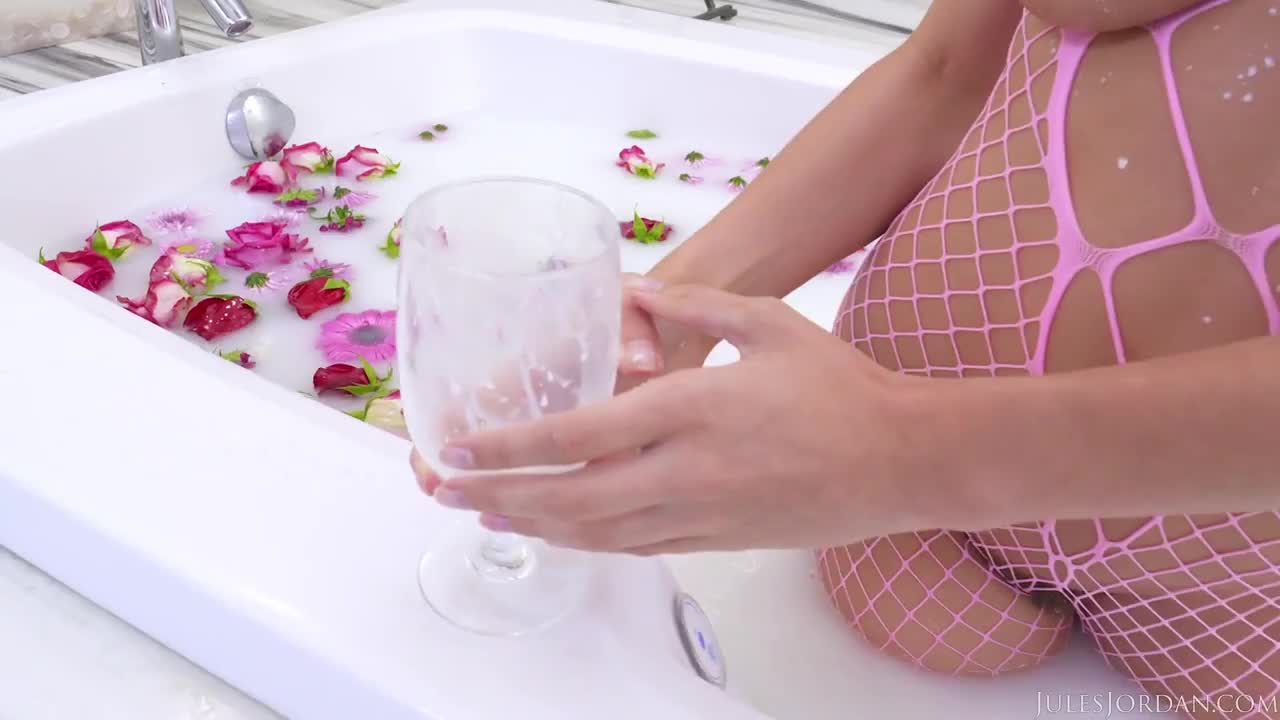 Lana Rhoades’ Anal Pounding To Cum Cocktail