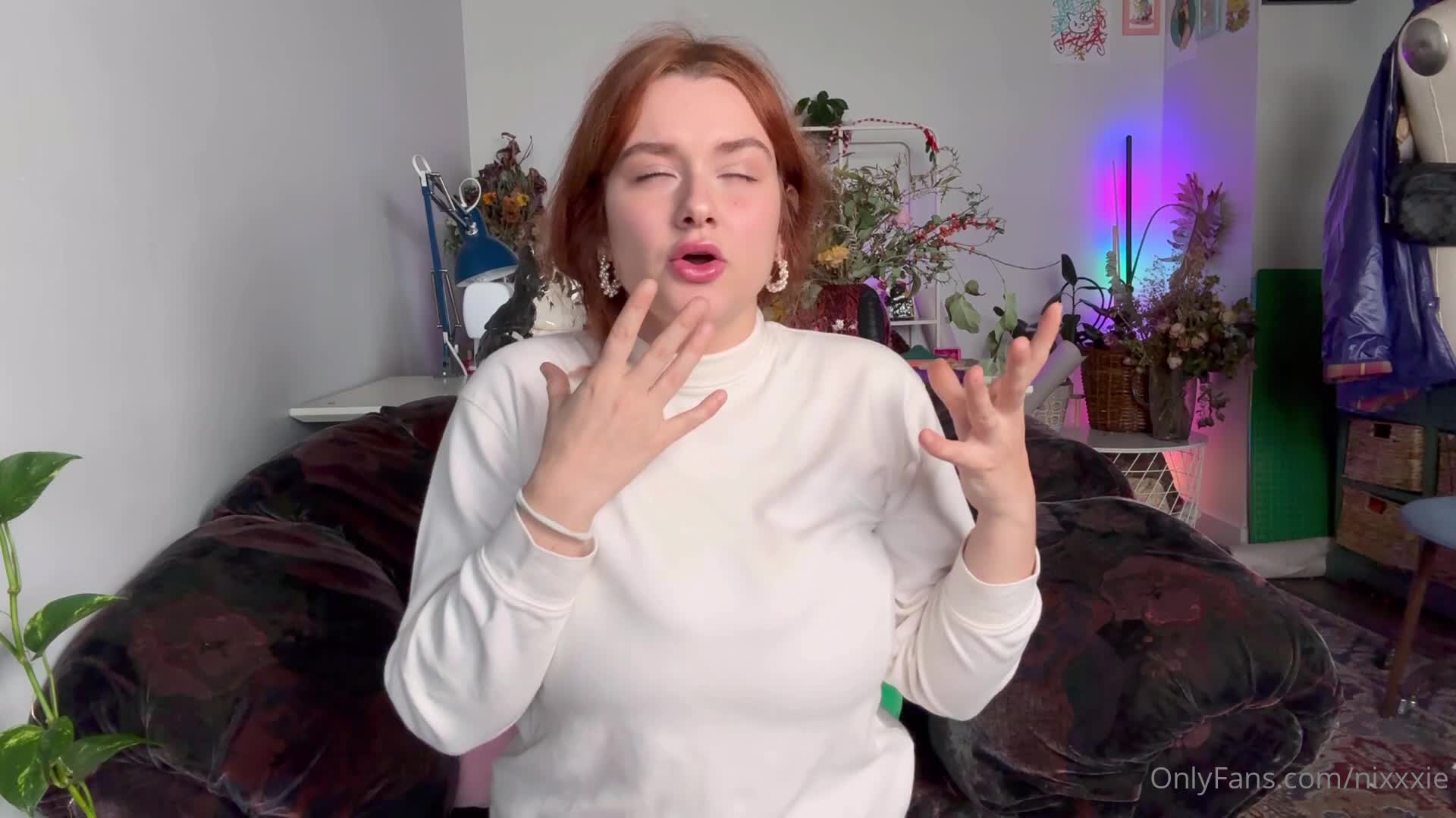 Nixxxie - CUMMMM MASTURBATE WITH ME!
ho ho ho happy holidays to all!! ..