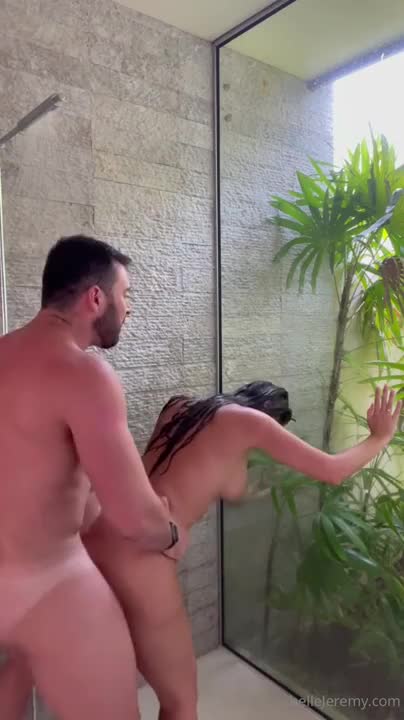 Isabelle Eleanore Films A Sextape In The Shower