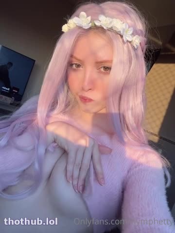 Nymphetty shows her tits