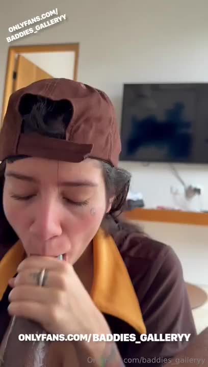 Delivery Girl Taysha Sativa Gets Fucked By A BBC