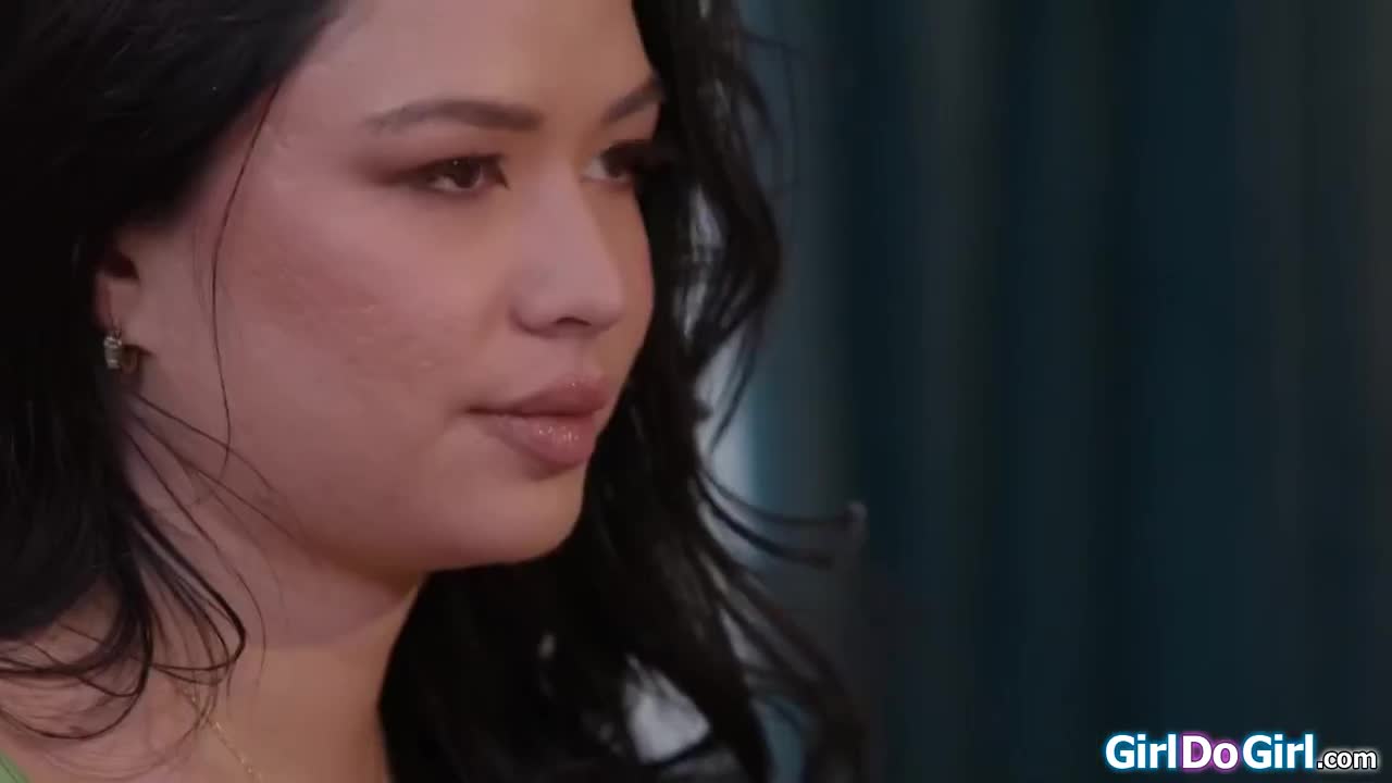 House Cleaners Scarlettalexxxis And Lucy Lotus Enjoy A Dildo Break