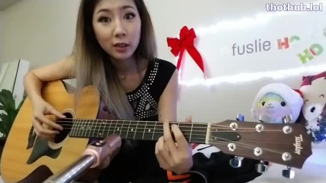 Fuslie Upskirt 1